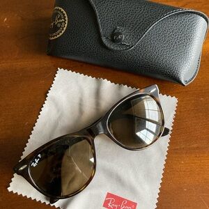 Ray-Ban Polarized Sunglasses - Tortoiseshell